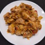 свинско месо с праз лук и домати pork meat with leeks and tomatoes