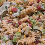 безглутенова салата с макарони и зеленчуци